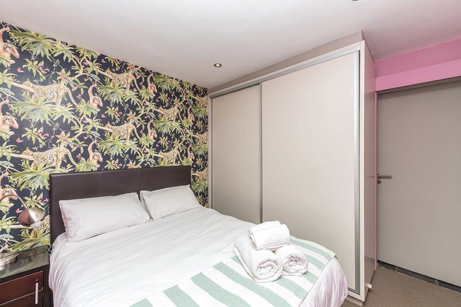 3 Bedroom Property for Sale in Sea Point Western Cape